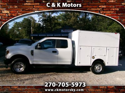 2019 Ford Super Duty F-350 6.2L 4x4 / Box Truck