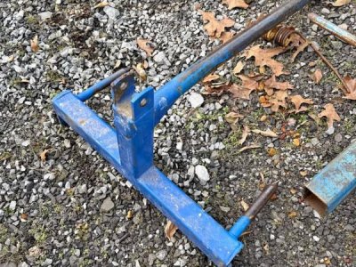 TRACTOR HAY SPEAR 