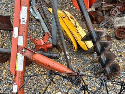 12" RHINO POSTHOLE DIGGER LIKE NEW