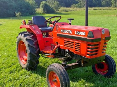 L2950 KUBOTA TRACTOR DIESEL 900 HRS