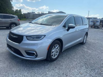 2023 Chrysler Pacifica  Touring  Van