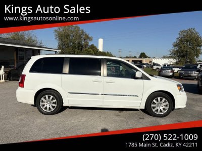 2016 Chrysler Town and Country Touring 4dr Mini Van