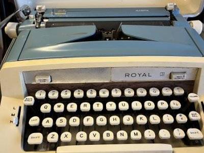 Vintage ROYAL Typewriter