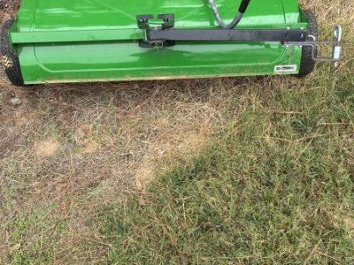 JD  48" lawnn sweper