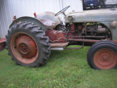 1949 FORD 8 N TRACTOR