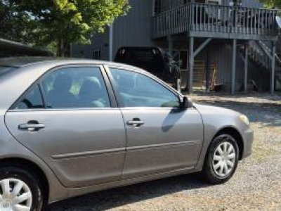 2005 Toyota Camry 4 door sedan 