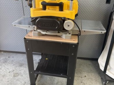 ** LIKE NEW W/ UPGRADES ** DeWalt Planer - Helical Head